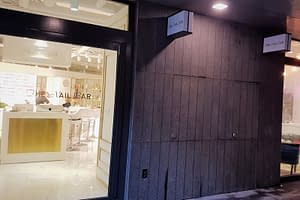 The Nail Bar Korea (더네일바 already in Gyeongnidan 경리단길) has opened up a second location in Hannam, Seoul. That Girl Cartier went to scope it out...nail'd it!